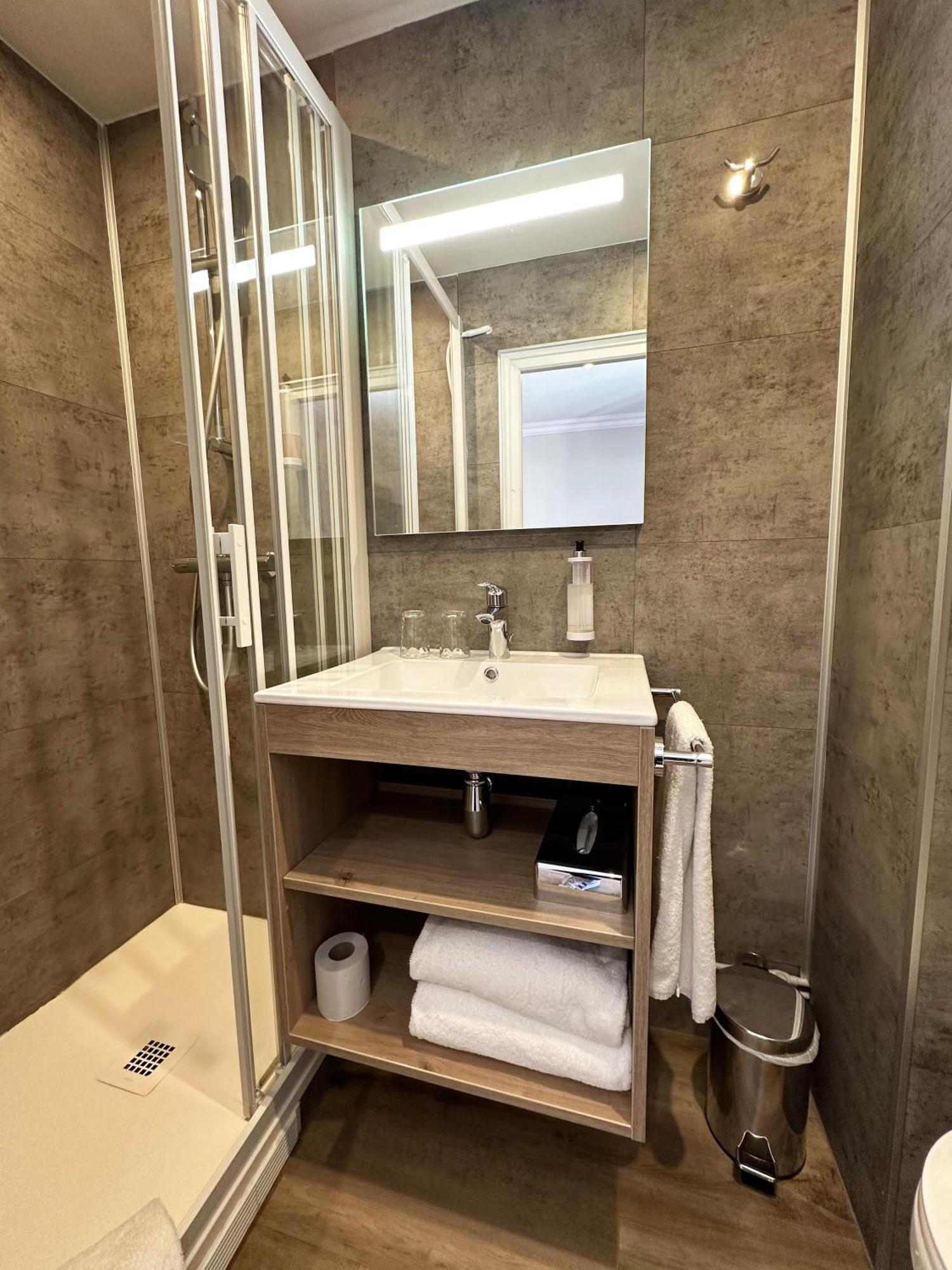 Logis - Hotel Arc En Ciel Et Spa Les Sables D'Olonne Habitación foto
